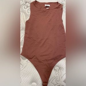 Contour Muscle Bodysuit- red willow size L